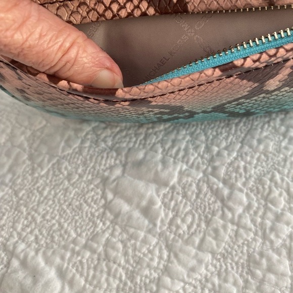 Michael Kors crossbody sling purse NWT Exotic Leather Ocean Blue Multi MSRP $328 - Picture 4 of 9